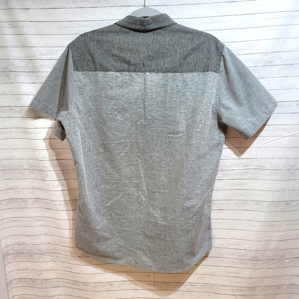 Molokai Surf Co. Gray Color Block Short Sleeve Bu… - image 6